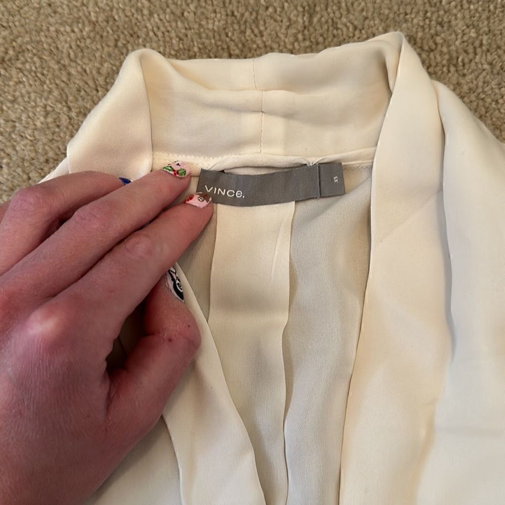 Vince XS cream Shell blouse tank NEW - Picture 2 of 4